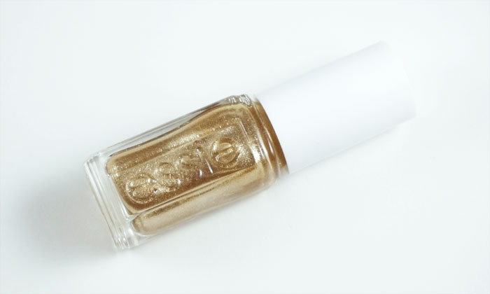 picture of the bottle of essie getting groovy