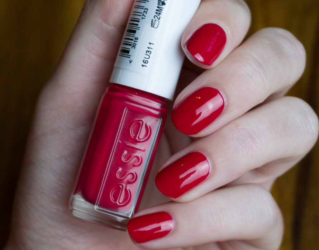 Essie red creme Nails comparison - Noae